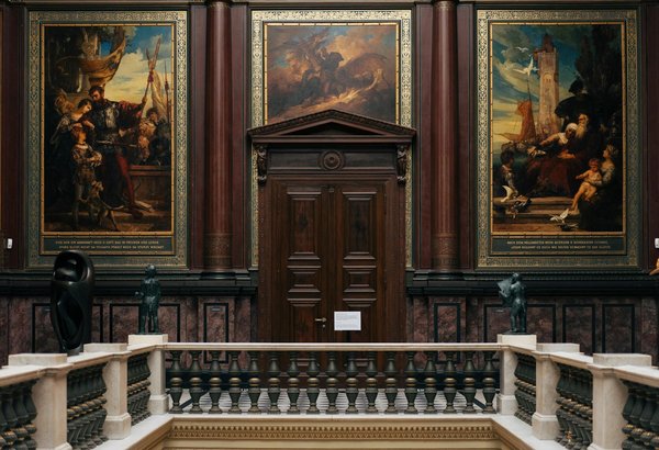 Art et écologie : comment les créations modernes des artistes adressent les défis environnementaux ?